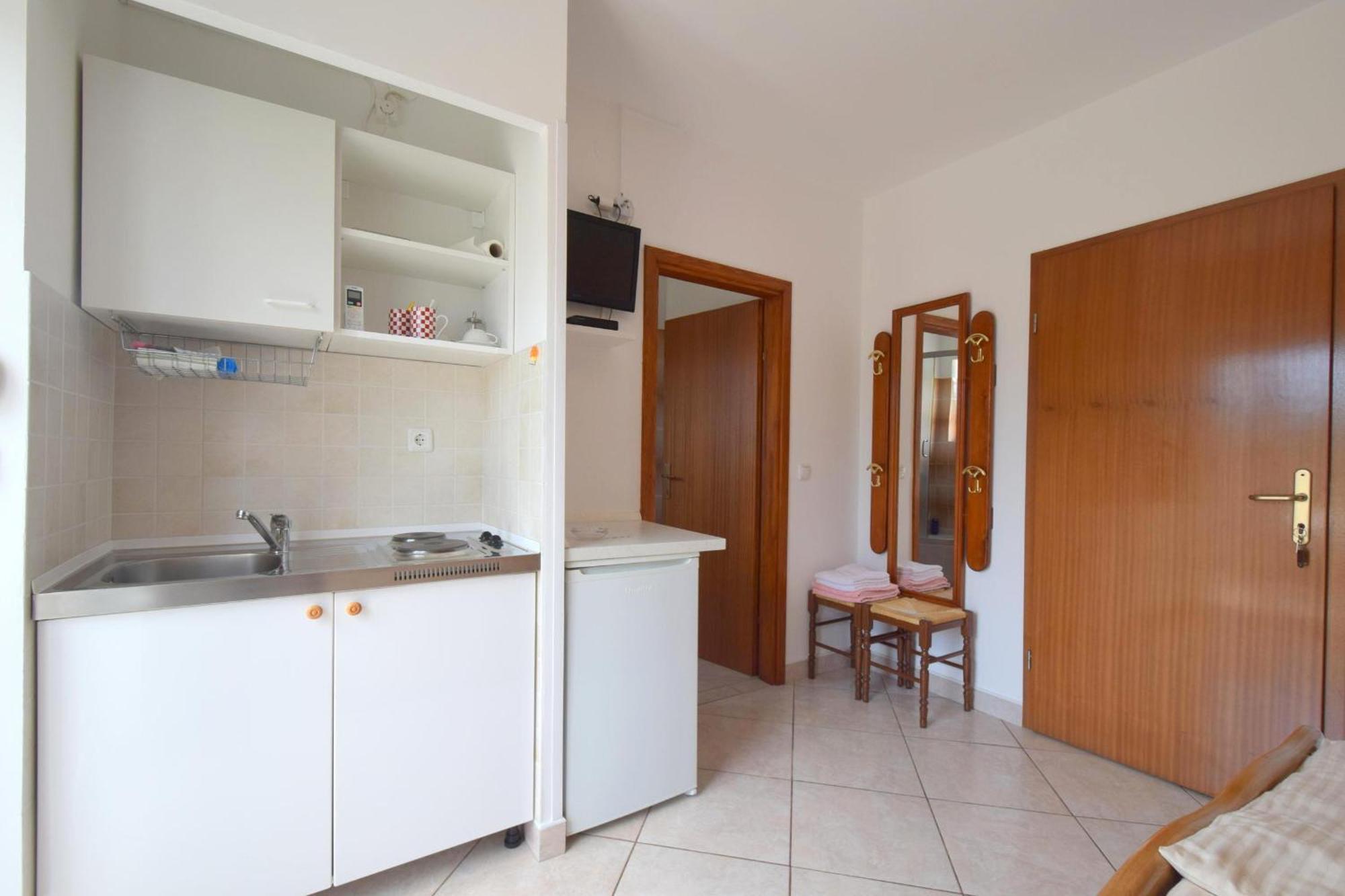 Apartments Josipa Malinska Exterior photo