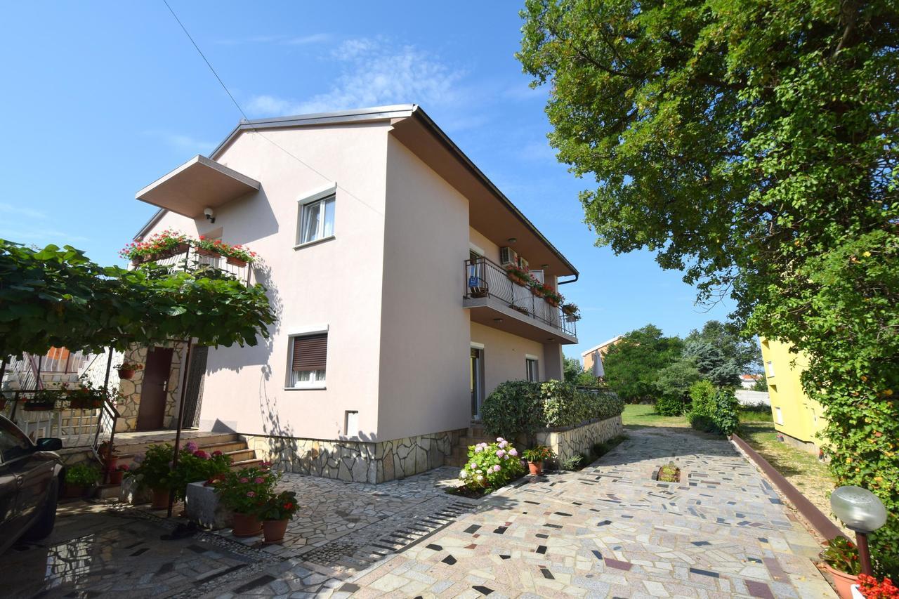 Apartments Josipa Malinska Exterior photo